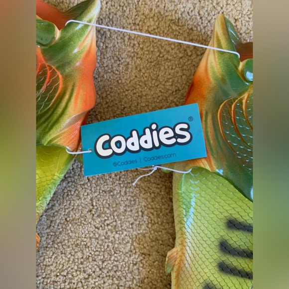 Coddies Men’s Gag Gift Slip On Fish Flops - Picture 2 of 6